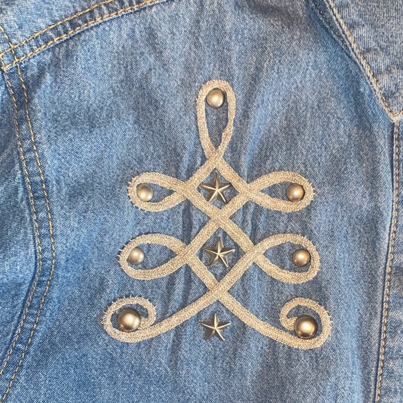 Vintage Western Style Embroidered Denim Button-Up Shirt - Picture 4 of 7